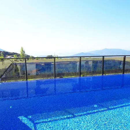 Villa Guemues *